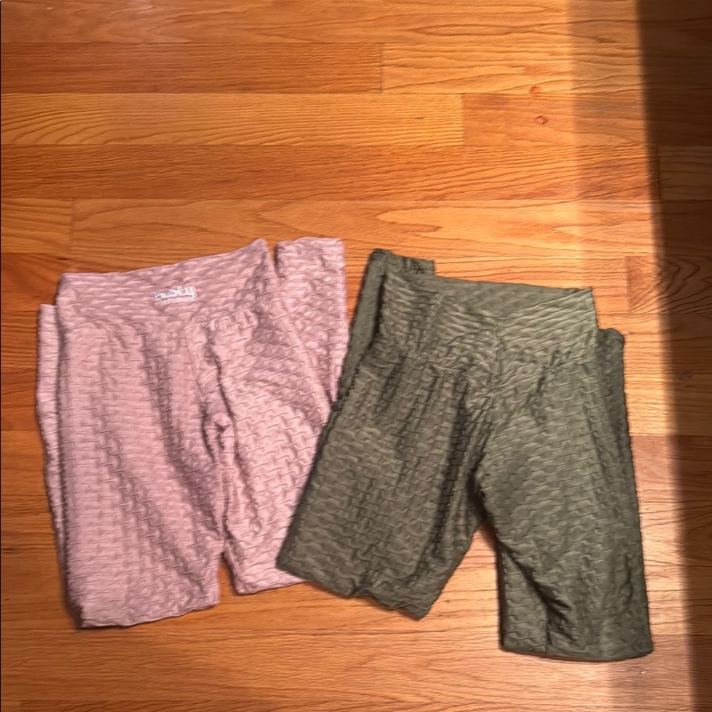 Booty by Brabants Textured Pink and Green Leggings